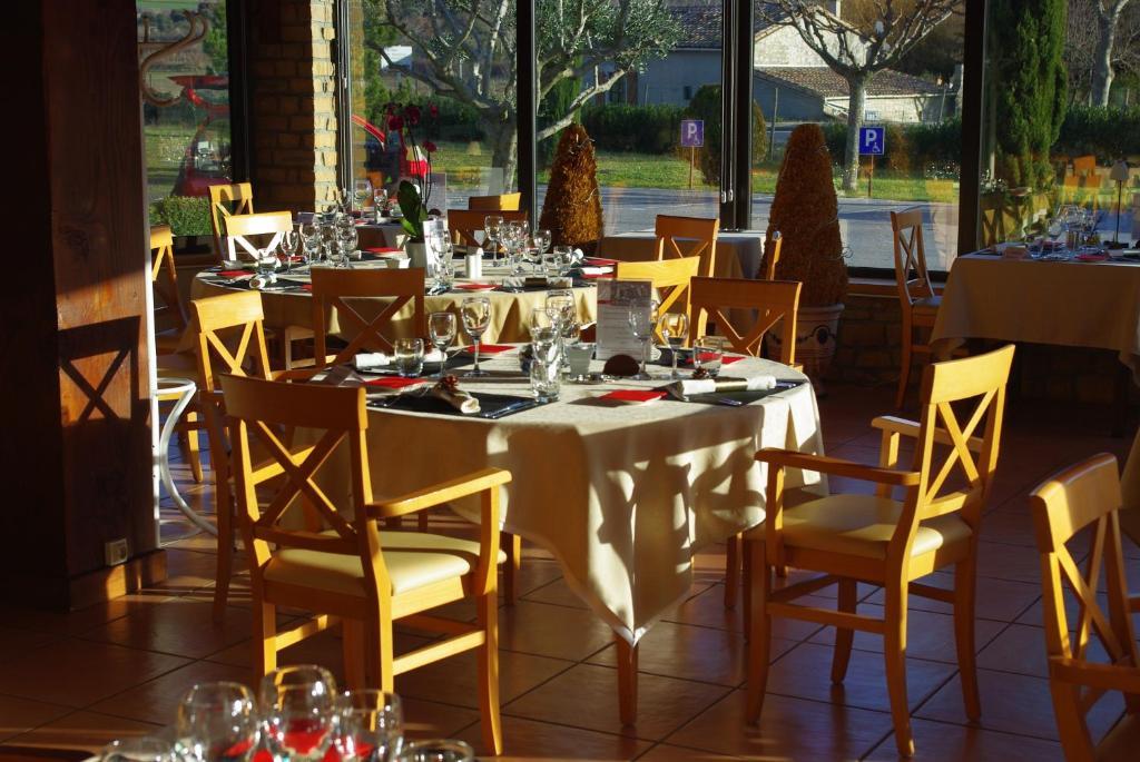 Logis Hotel Restaurant Le Mas De Mon Pere Saint-Jean-le-Centenier Exterior foto